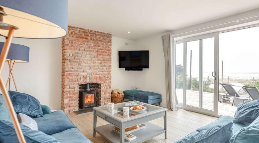 Photo of 4 Bed in Aberdovey