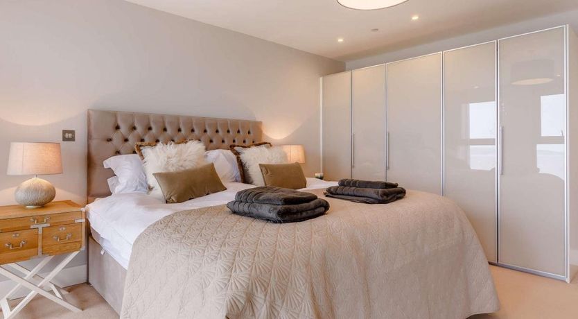 Photo of 4 Bed in Westward Ho