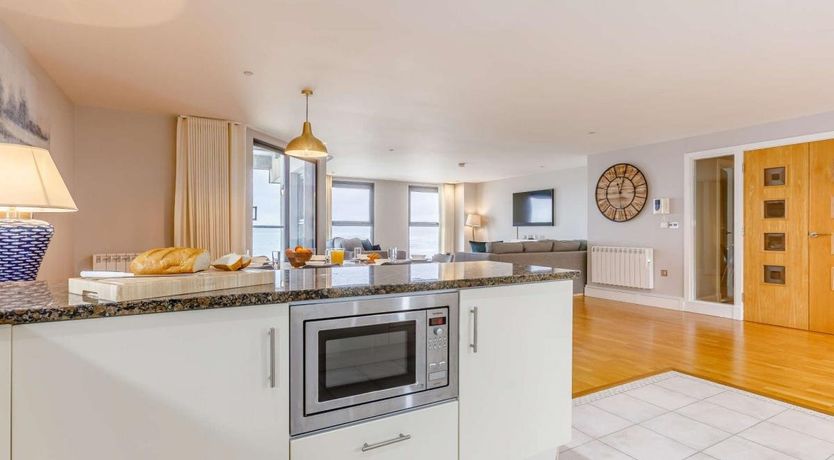 Photo of 4 Bed in Westward Ho