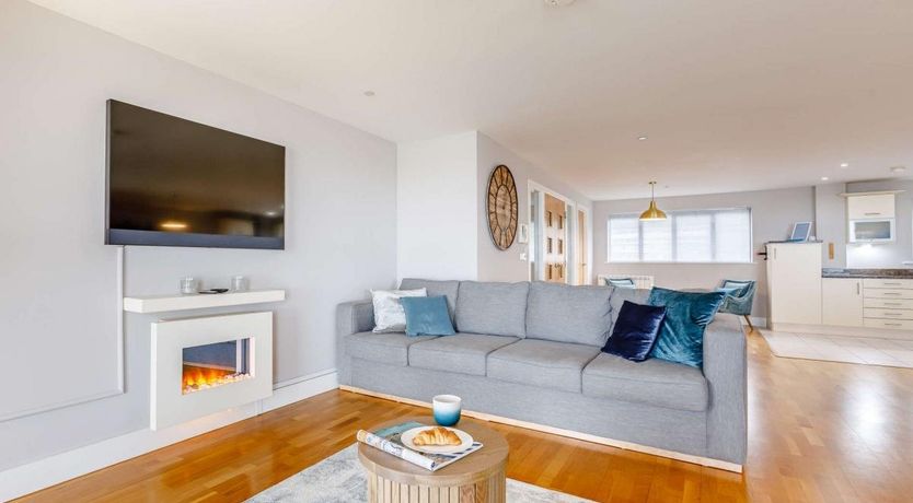 Photo of 4 Bed in Westward Ho