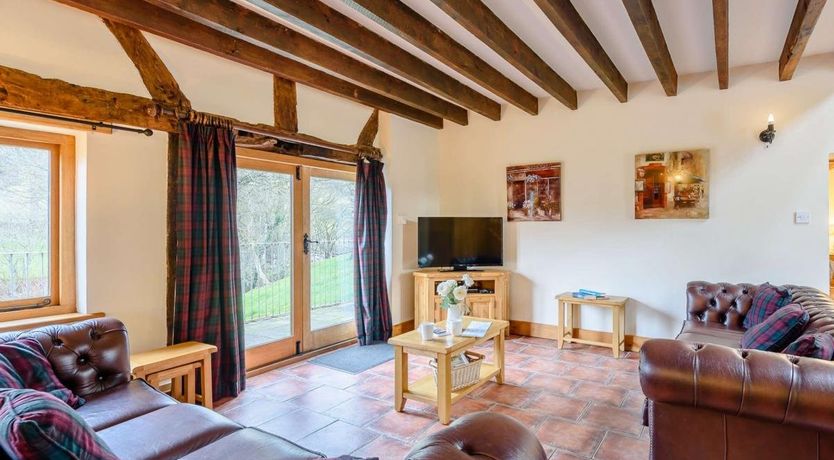 Photo of 4 Bed in Bettws Cedewain