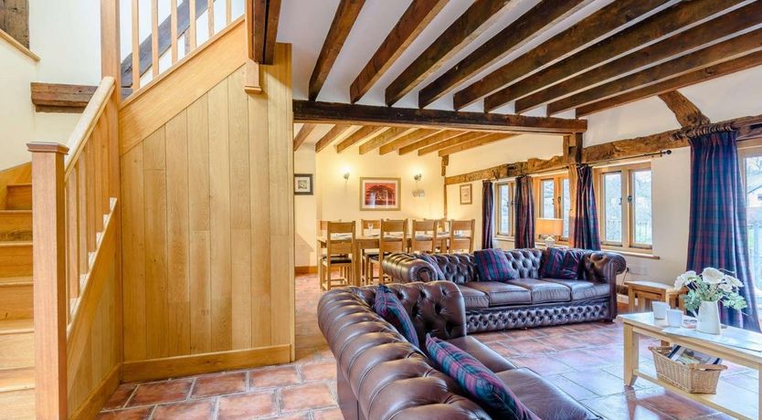 Photo of 4 Bed in Bettws Cedewain