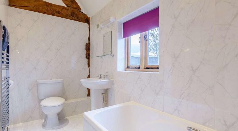 Photo of 4 Bed in Bettws Cedewain