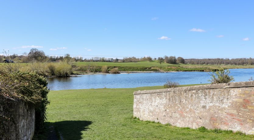 Photo of 2 Abbey Row