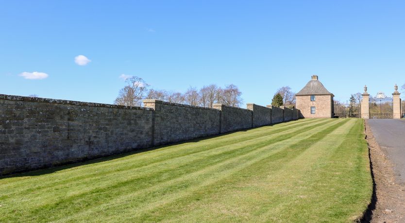 Photo of 2 Abbey Row