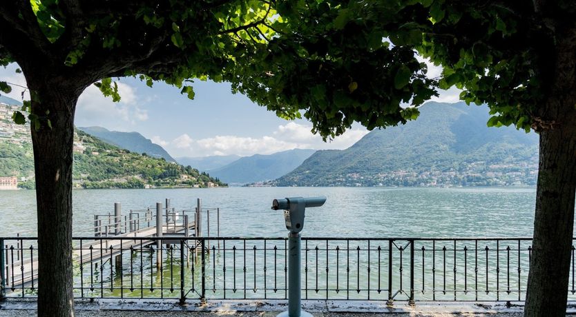 Photo of Steps to the Lake