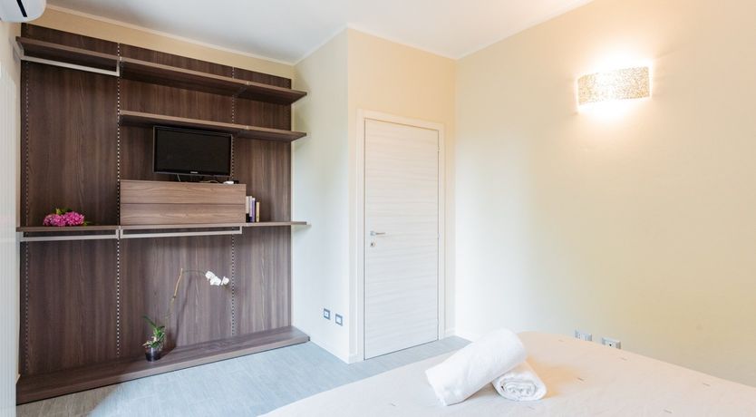 Photo of Steps to the Lake