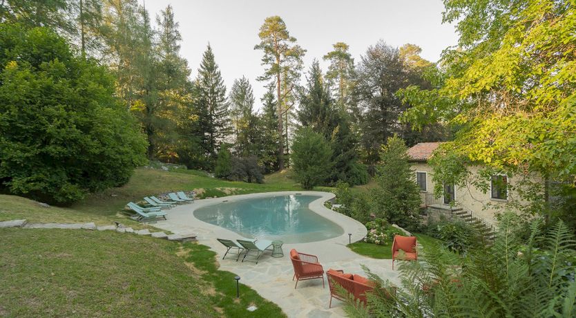 Photo of Jasmine & Terracotta