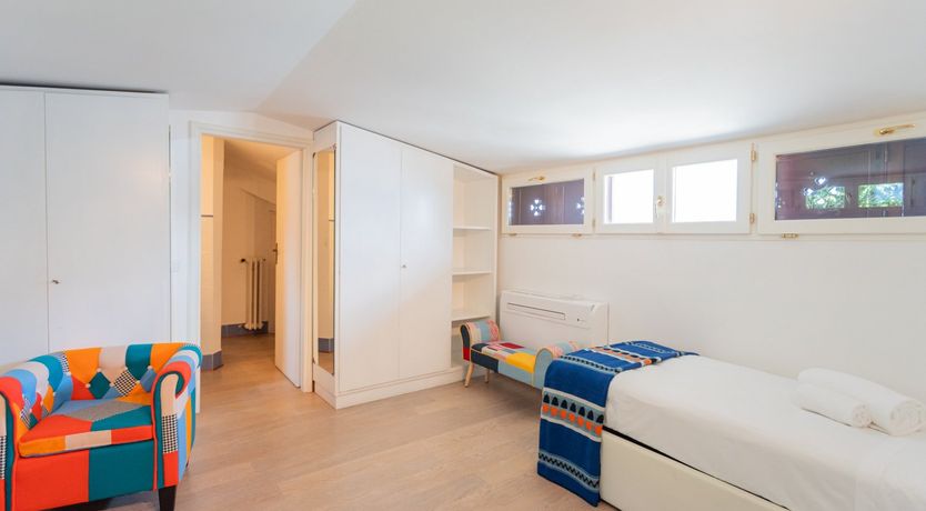 Photo of Picture A Lake