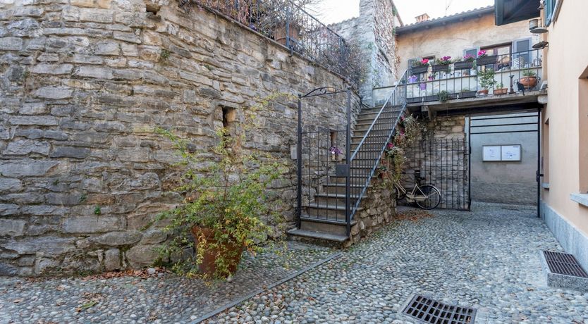 Photo of Stone Curves