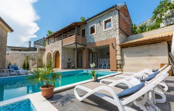 Off the Beaten Track Holiday Home