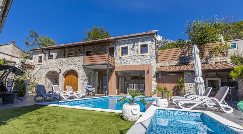 Photo of Off the Beaten Track