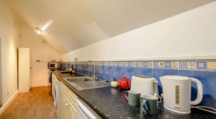 Photo of 2 Bed in Login