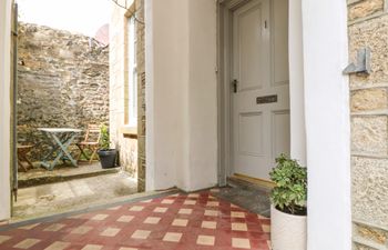 1 Regents Mews Holiday Cottage