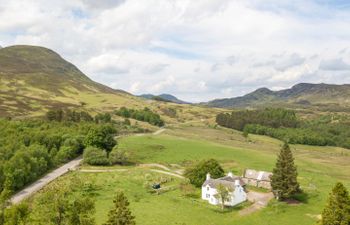 Braes of Foss Farmhouse Holiday Cottage