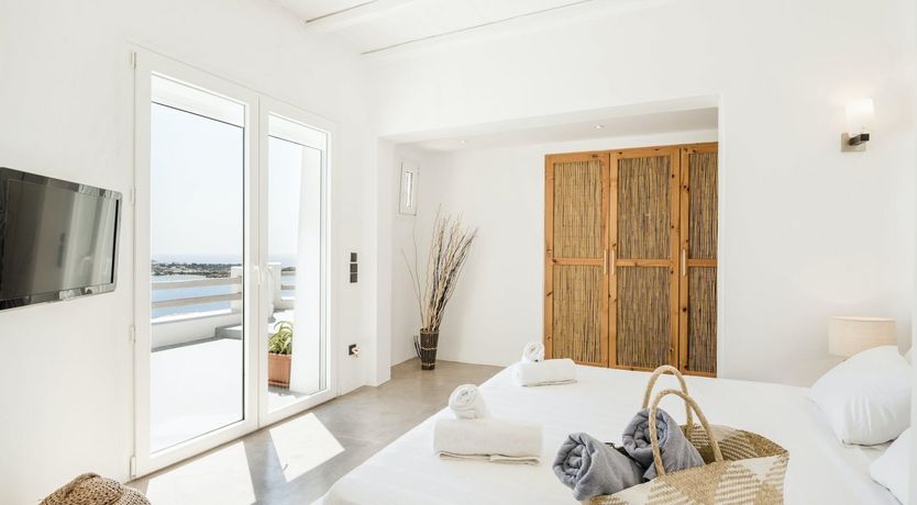 Photo of Zeus’ Kiss