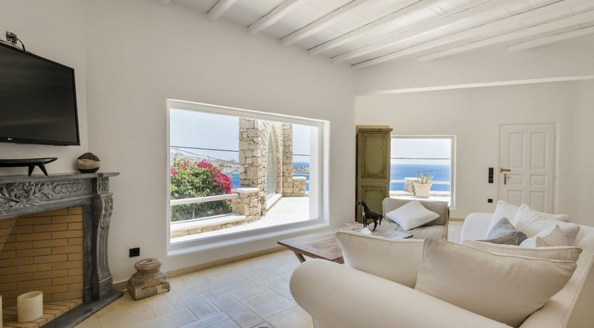 Photo of Zeus’ Kiss