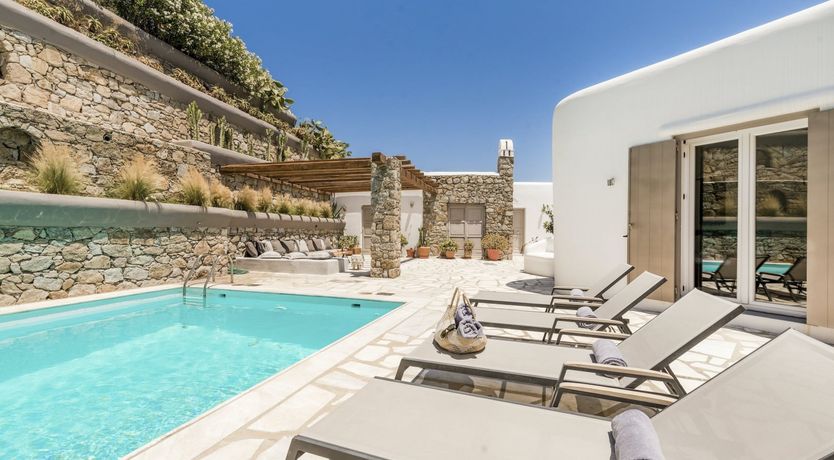 Photo of Zeus’ Kiss