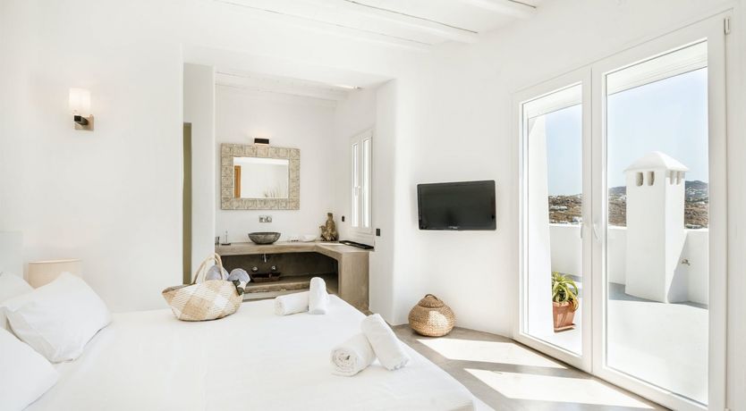 Photo of Zeus’ Kiss