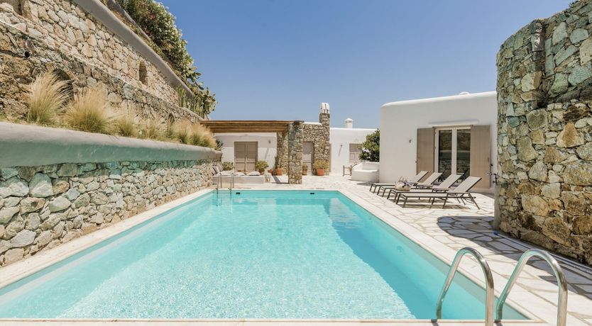 Photo of Zeus’ Kiss