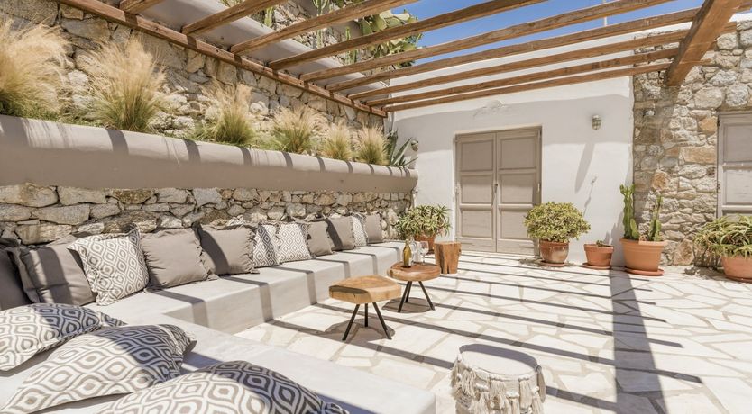 Photo of Zeus’ Kiss