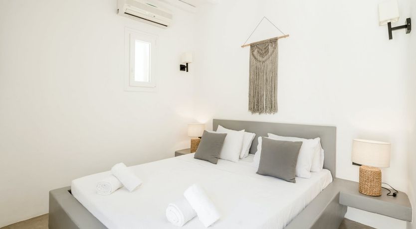 Photo of Zeus’ Kiss