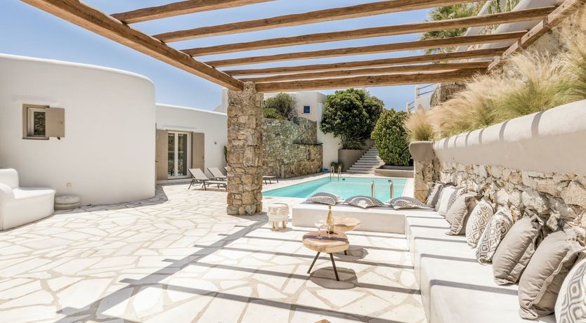 Photo of Zeus’ Kiss