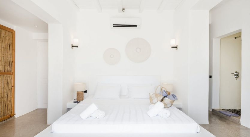 Photo of Zeus’ Kiss