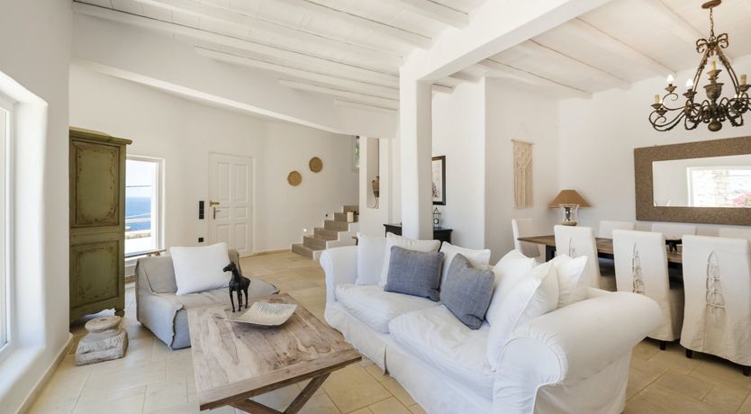 Photo of Zeus’ Kiss