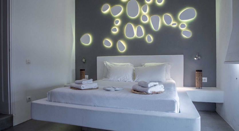 Photo of Zeus’ Kiss