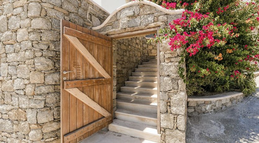 Photo of Zeus’ Kiss