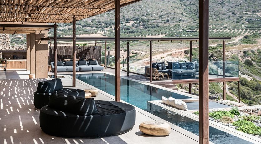 Photo of The Mountain Hugger