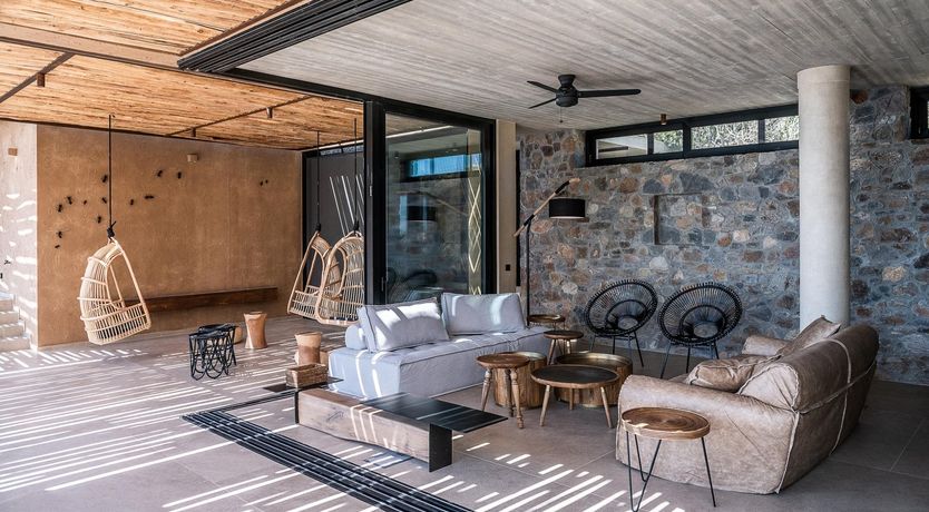 Photo of The Mountain Hugger