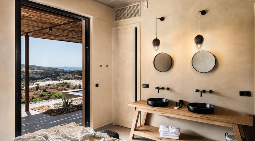 Photo of The Mountain Hugger