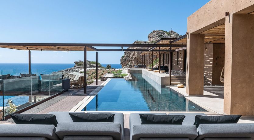 Photo of The Mountain Hugger