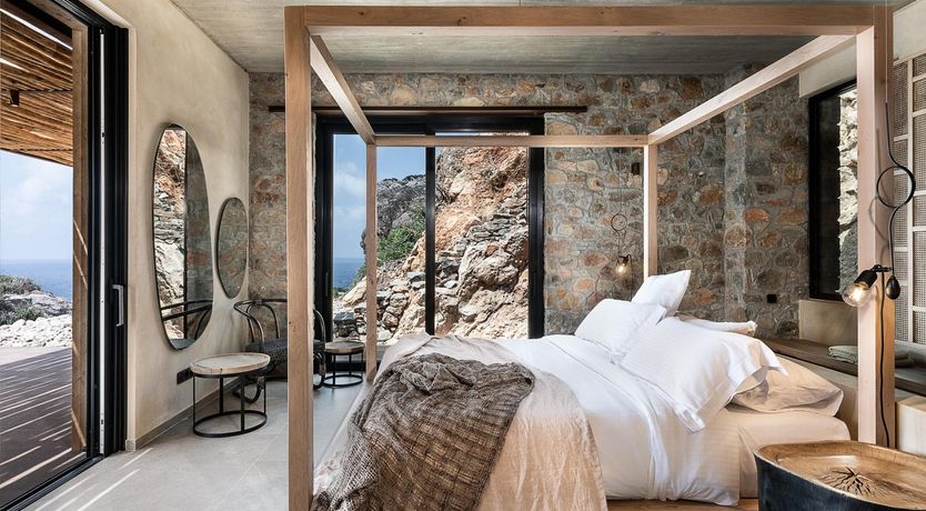 Photo of The Mountain Hugger