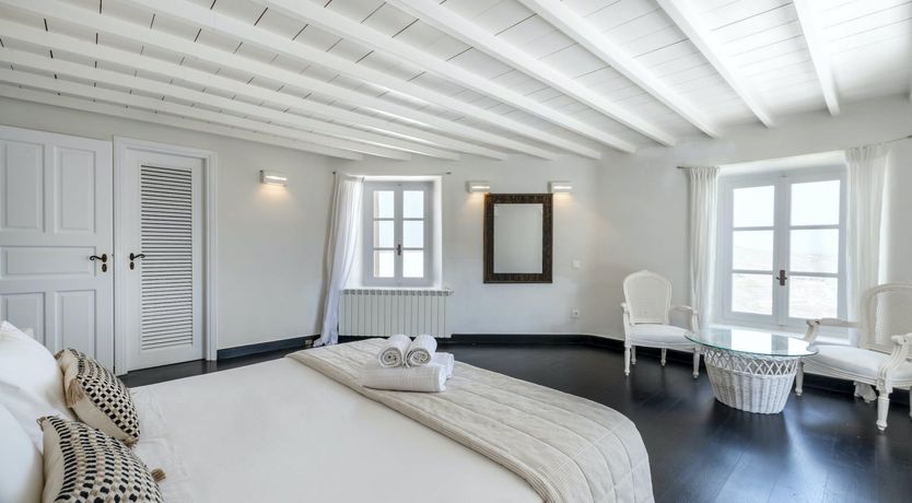 Photo of The Duchess of Mykonos