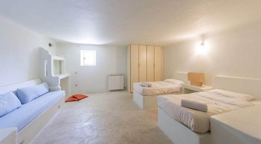 Photo of The Duchess of Mykonos