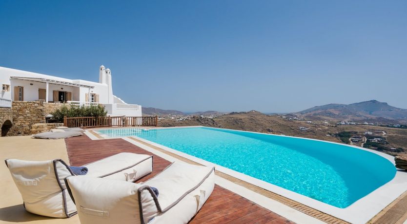 Photo of The Duchess of Mykonos