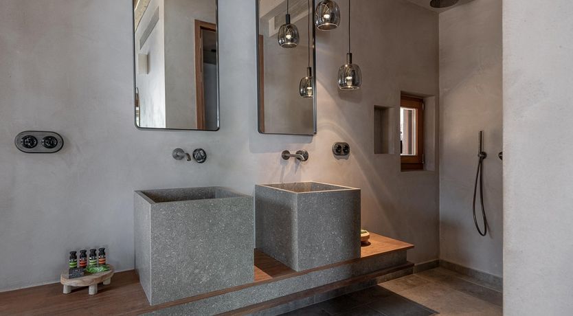 Photo of Zeus's Thunderbolt