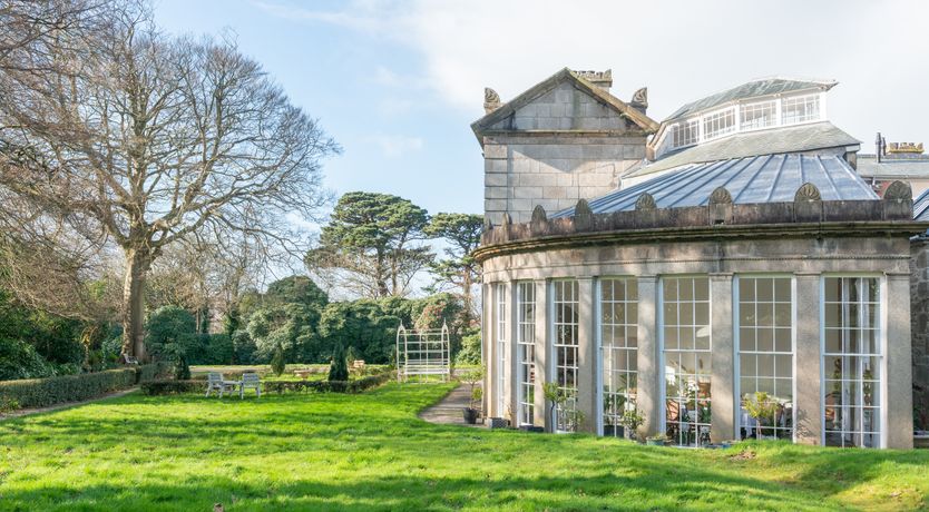 Photo of Gowns & Grandeur