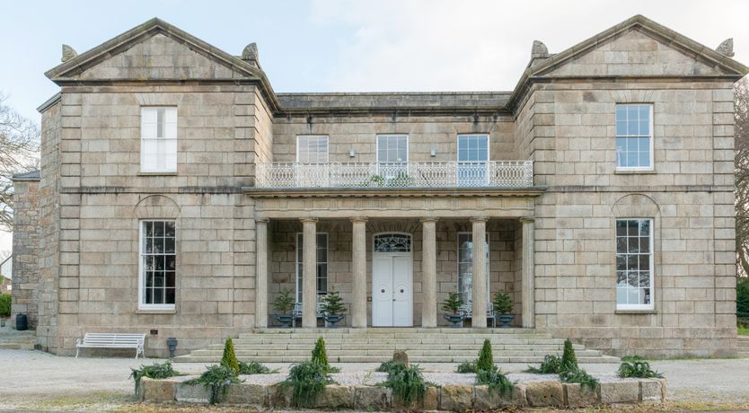 Photo of Gowns & Grandeur