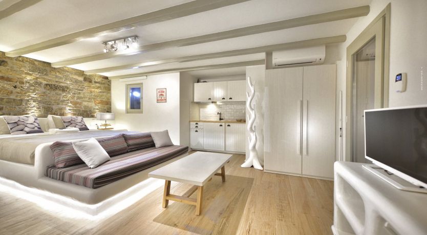 Photo of Turquoise Eclipse