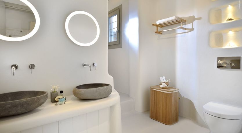 Photo of Turquoise Eclipse