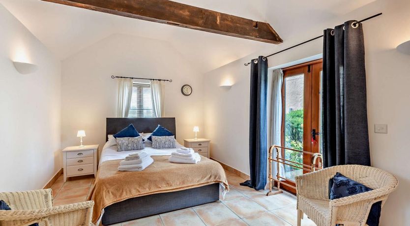 Photo of 1 Bed in Sampford Peverell