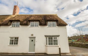 Long Barn Holiday Cottage