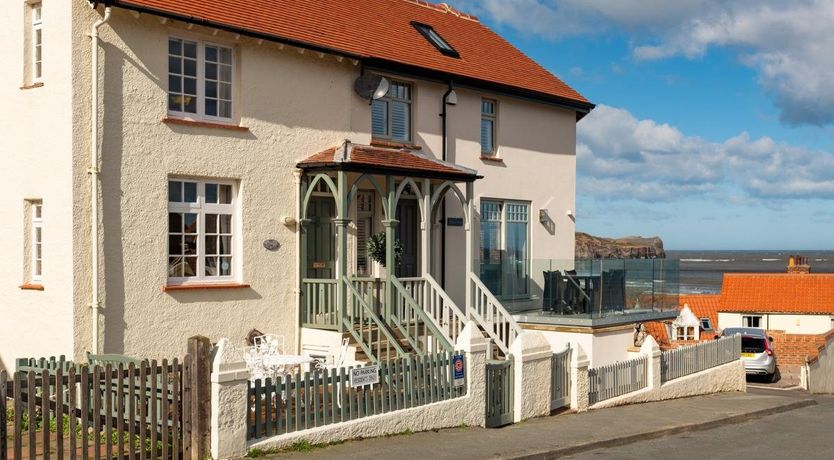 Photo of in Sandsend (86968)