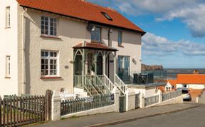 Photo of in Sandsend (86968)