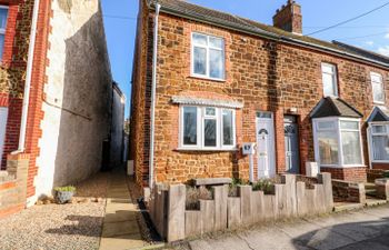 57 Southend Road Holiday Cottage