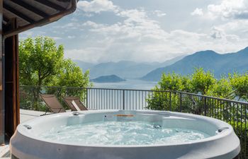 Lakeside Bliss Villa